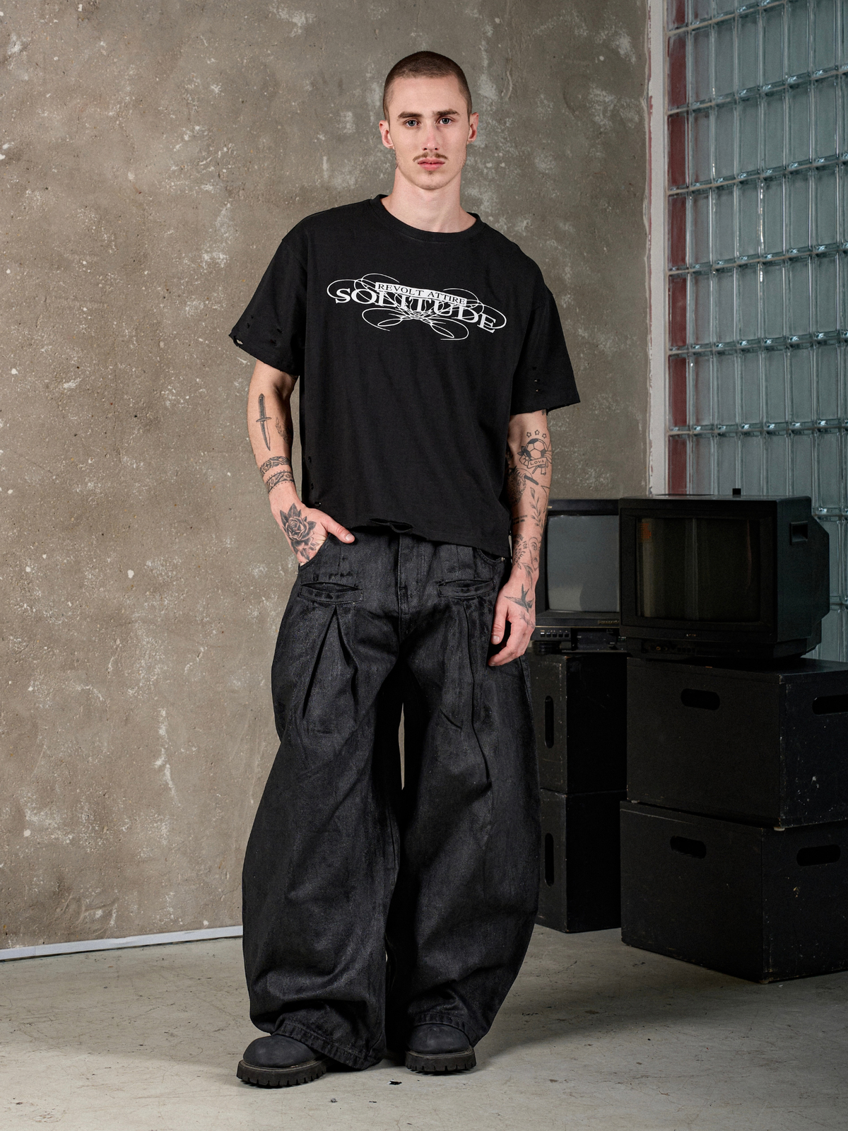 Rivtor Distressed Tee