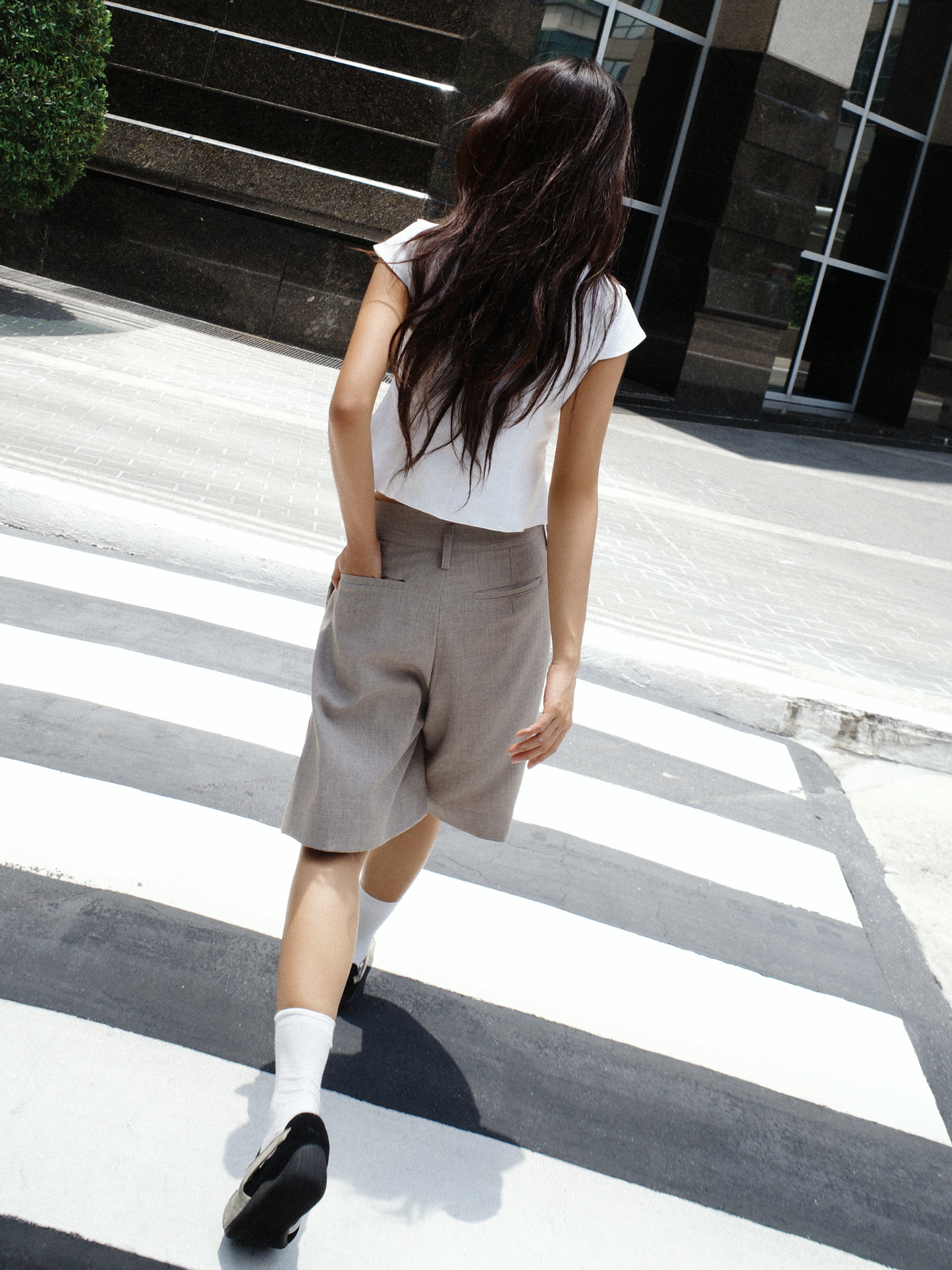 Noble Line Crop Pants