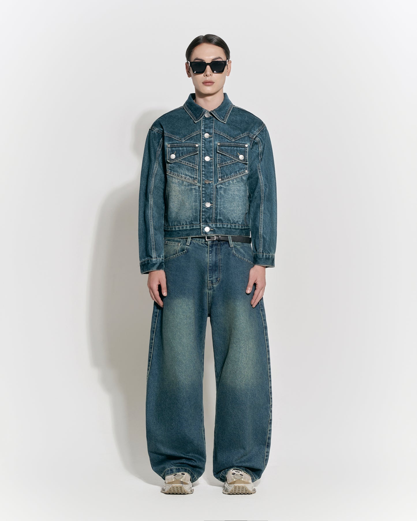 Loose Fit Vintage Wash Jeans