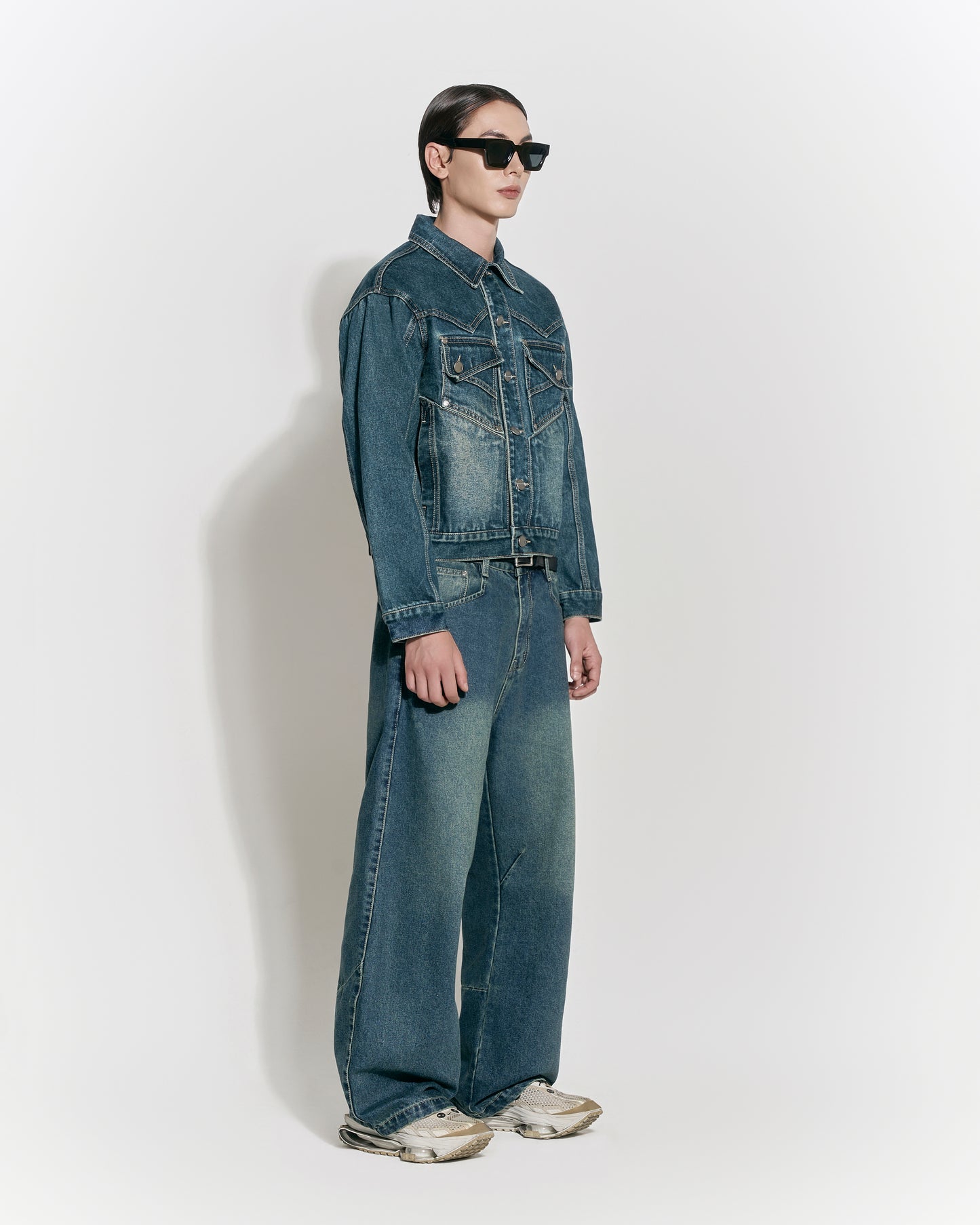 Loose Fit Vintage Wash Jeans