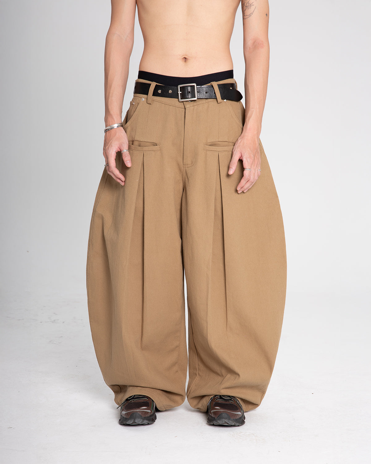 Curvus Khaki Pants
