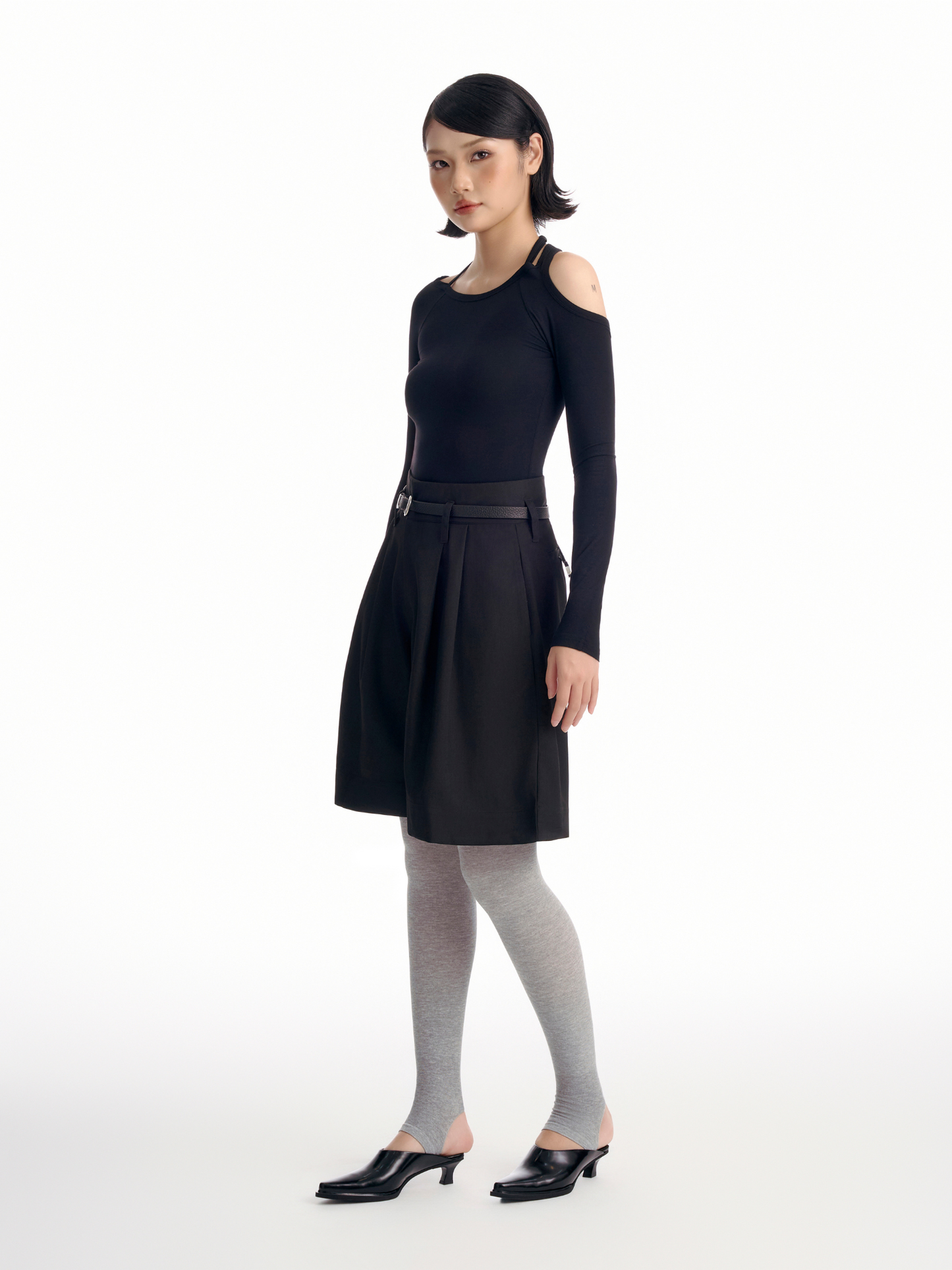 Noble Line Crop Pants