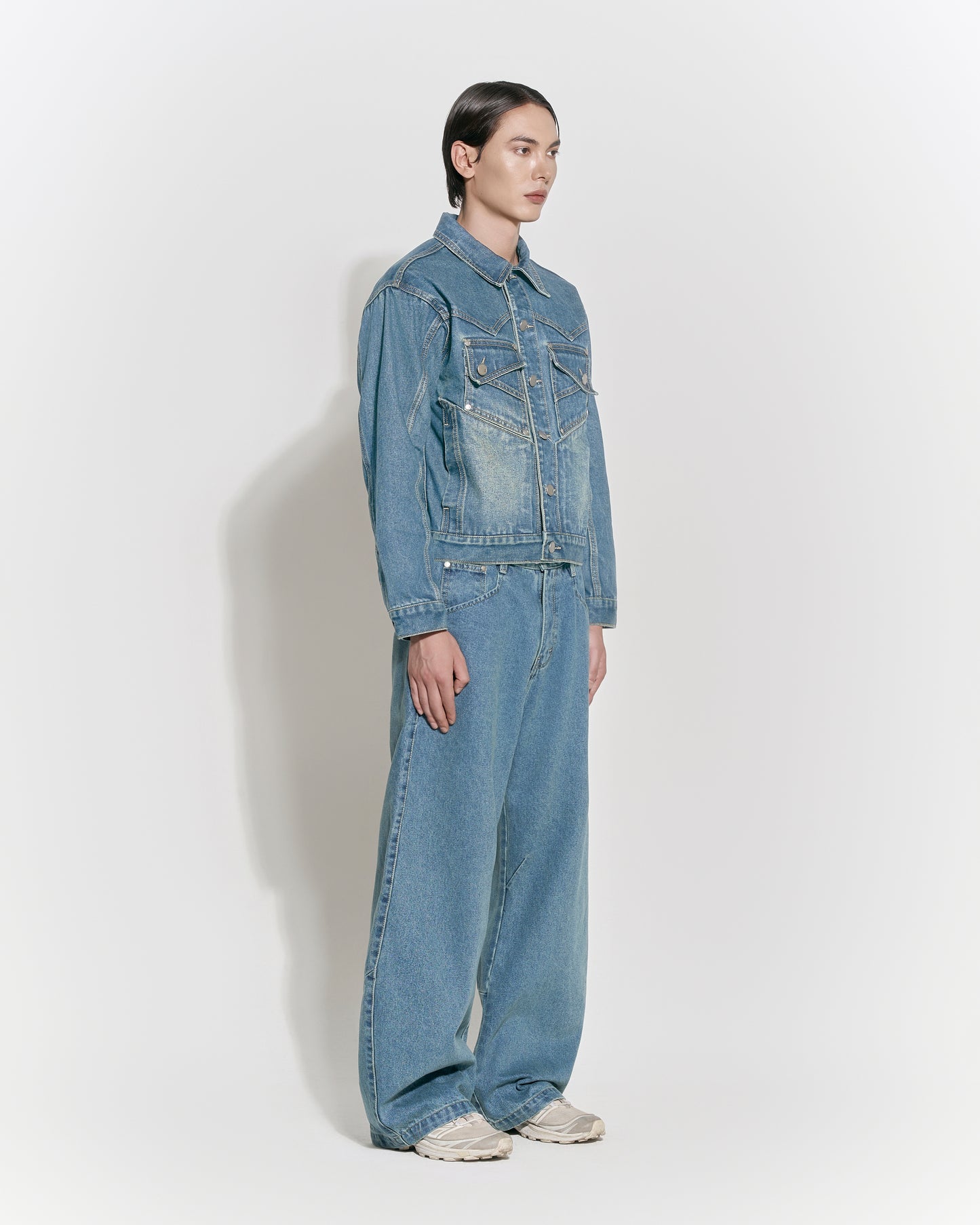 Loose Fit Vintage Wash Jeans