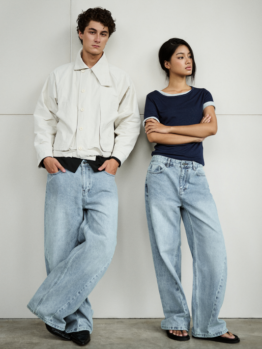 Twisted Wide Jeans