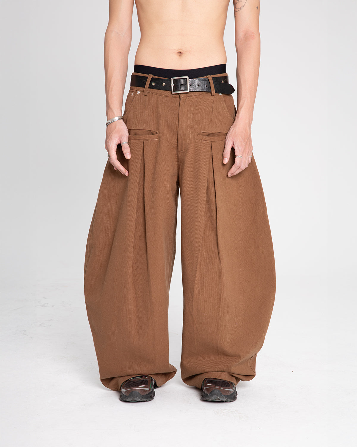 Curvus Khaki Pants