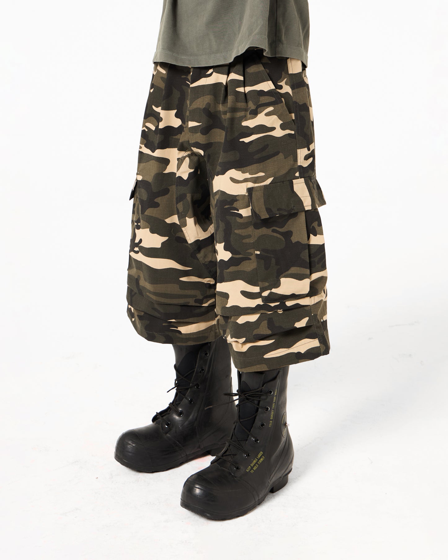 Plissé Camo Short