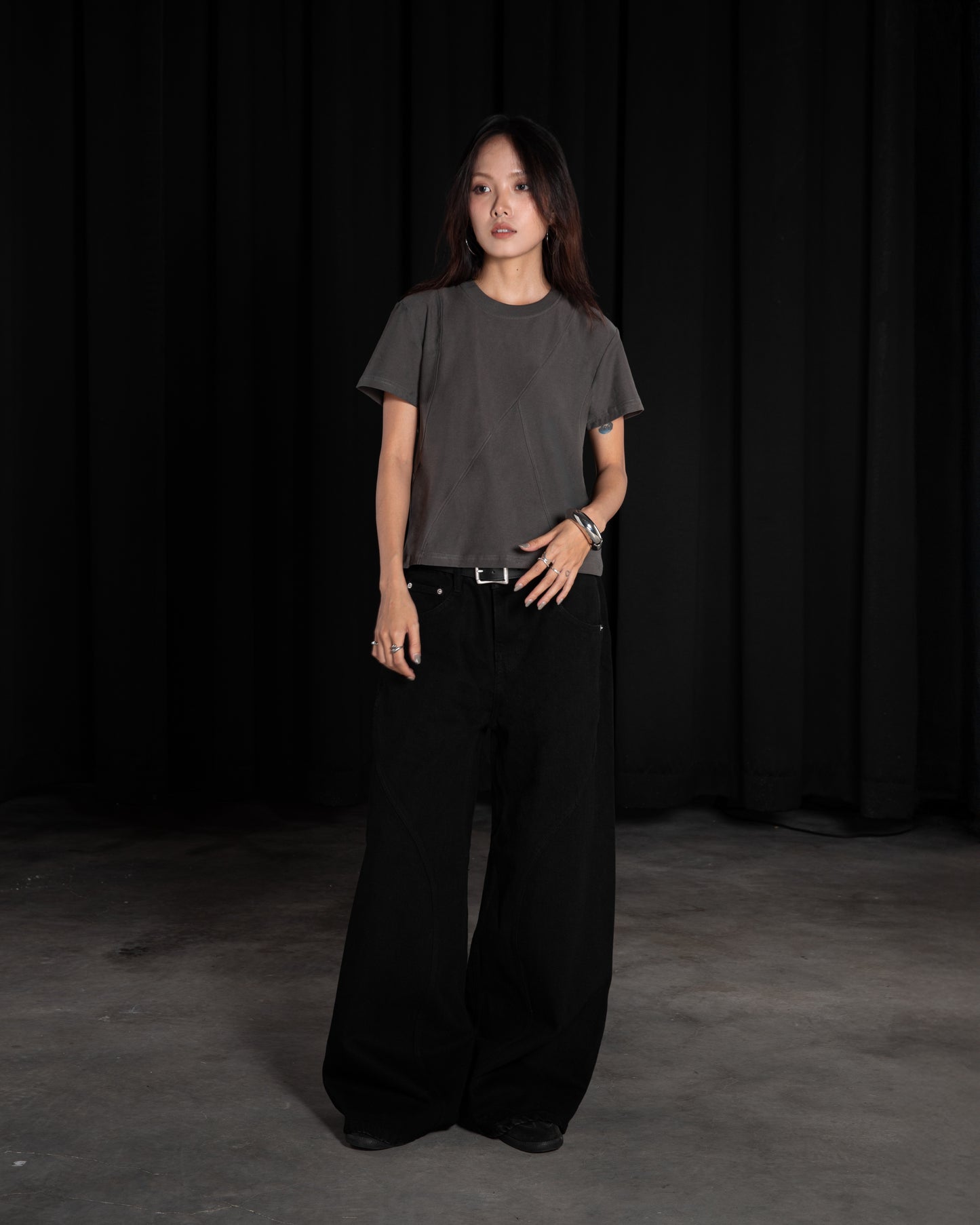 REVOLT ATTIRE LINEA MINI TEE