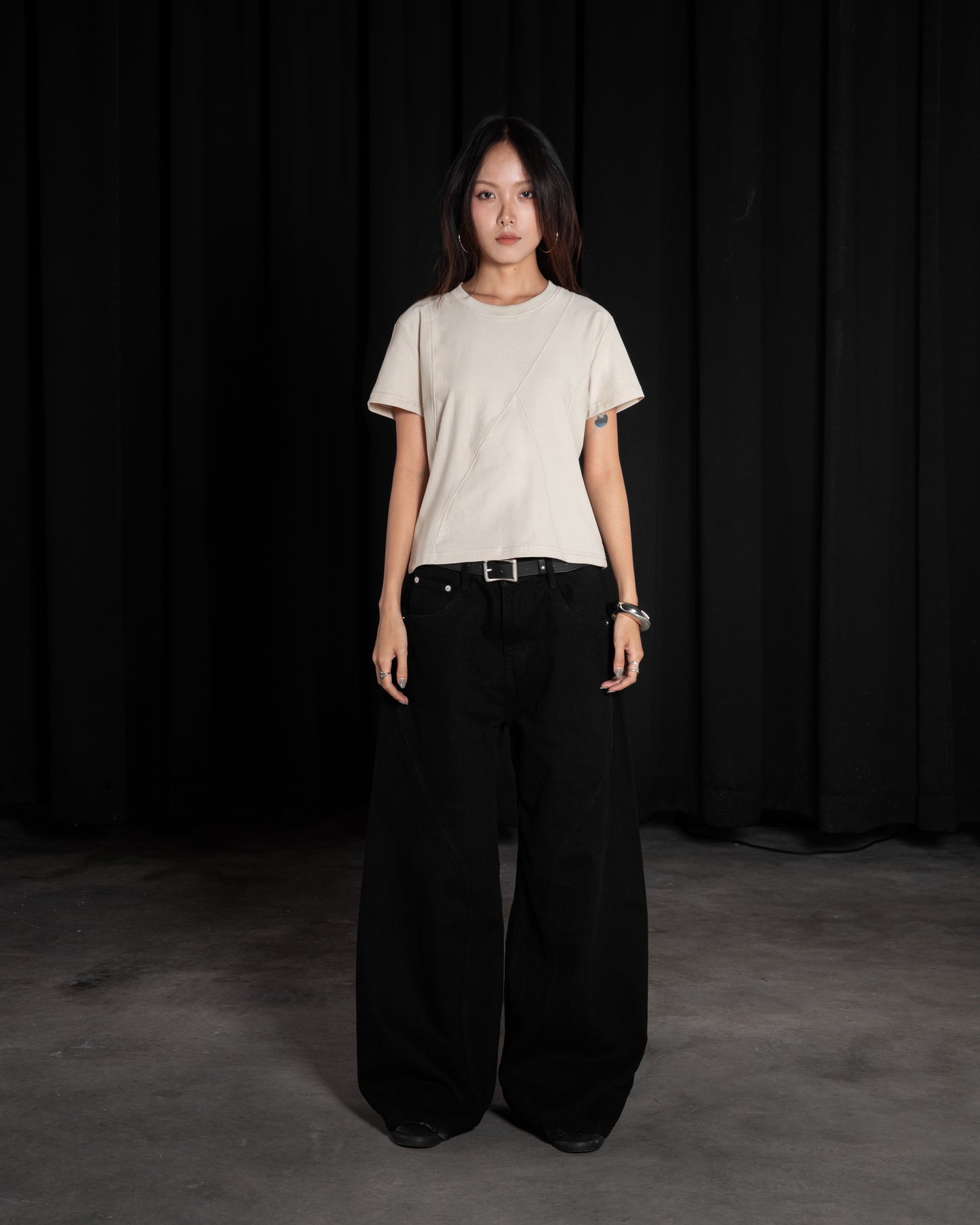 REVOLT ATTIRE LINEA MINI TEE