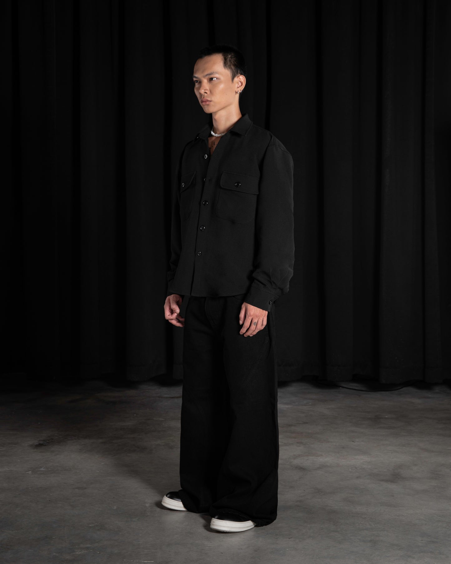 REVOLT ATTIRE AXIS BUTTON-DOWN COLLAR SHIRT